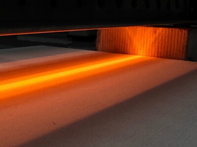 如何選擇焊接技術？紅外線焊接與激光焊接的深度對比！